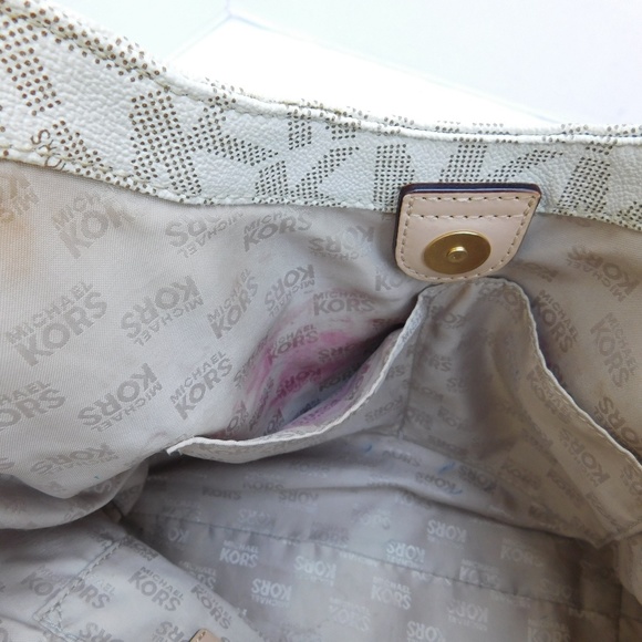 SOLD-MICHAEL KORS SIGNATURE MONOGRAM CHAIN TOTE - Picture 7 of 8